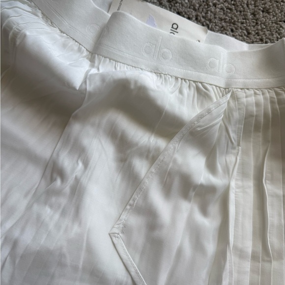 ALO Yoga White Mini Skirt - Picture 7 of 7